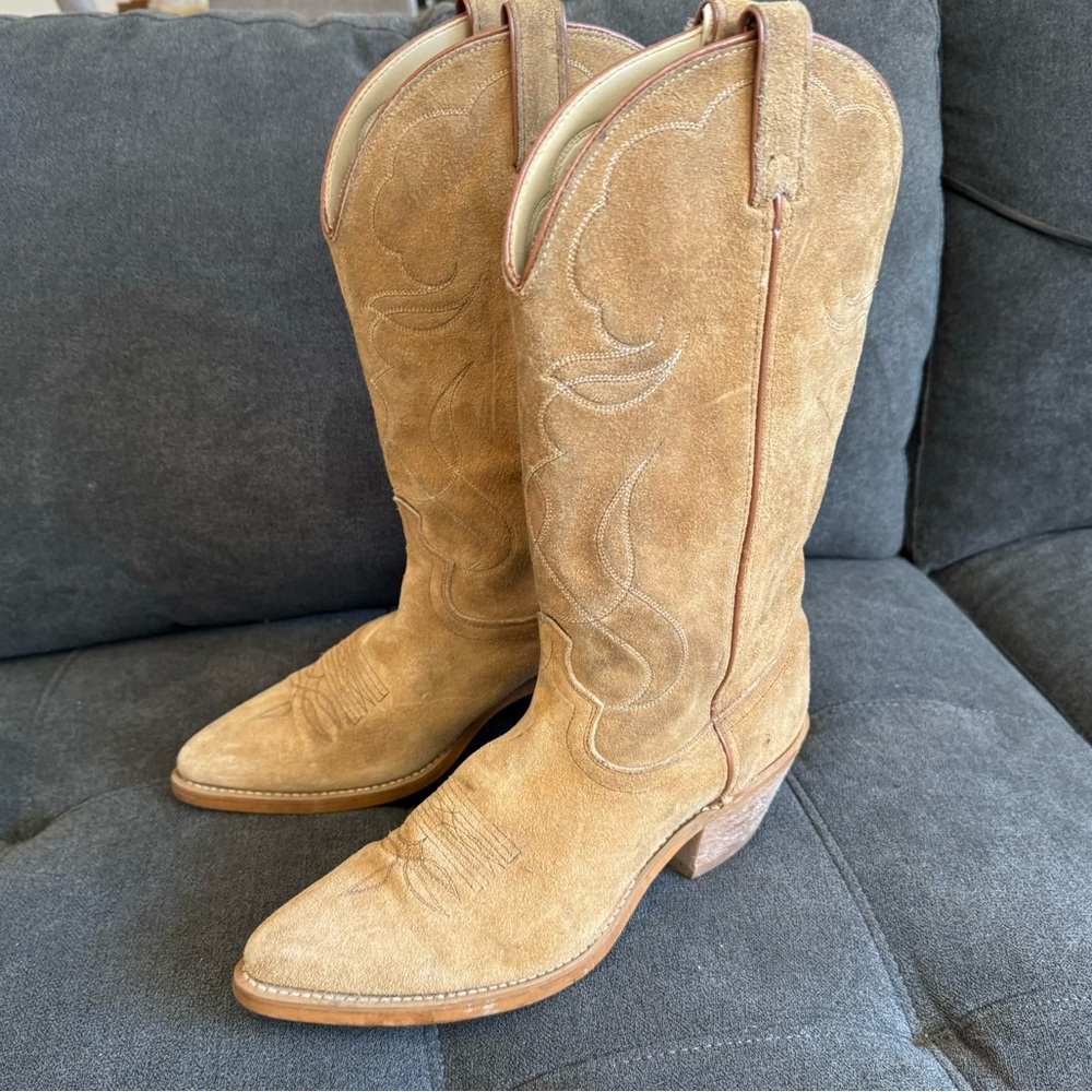 Vintage Acme Women’s Tan Suede Made In USA  Tall Western Cowboy Boots